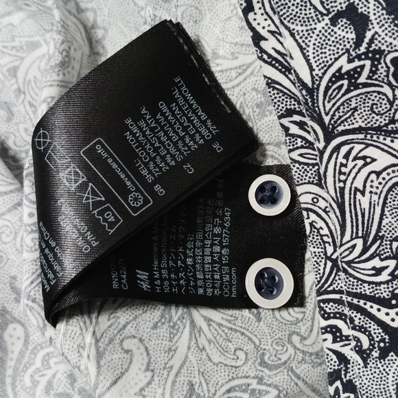 H&M Blue Abd White Paisley Mens Slim Fit Button Down Collar Shirt White Buttons - Picture 6 of 6